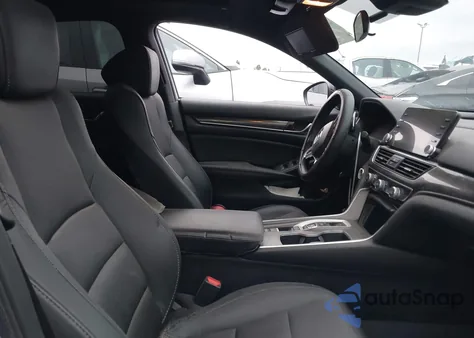 2021 Honda Accord Sport 2.0T z USA, uszkodzony, nr VIN 1HGCV2F32MA006511